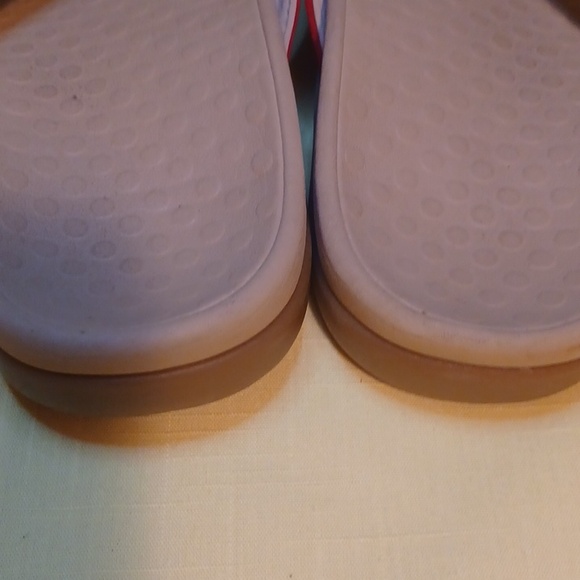 Women's Vionic Tide Rhinestone Flop Flops - Picture 6 of 7